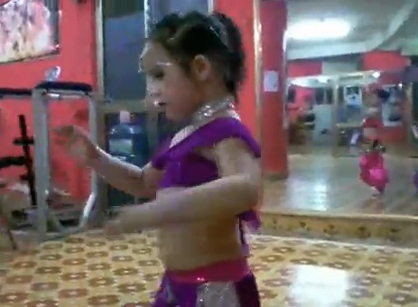 Ngọc Ánh - Bellydancer nhỏ tuổi nhất VIệt Nam